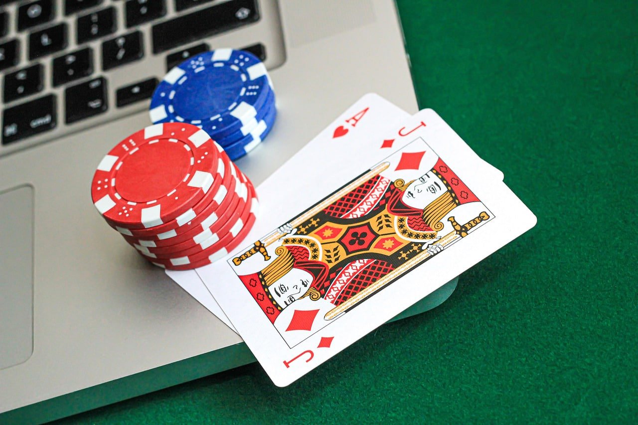 Tim dukungan grandslot88 siap sedia membantu pengguna dengan layanan live chat dan email profesional